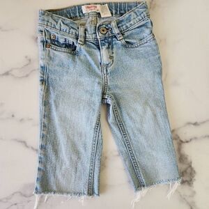 OshKosh girls size 6 Capri cropped frayed hem light blue jeans